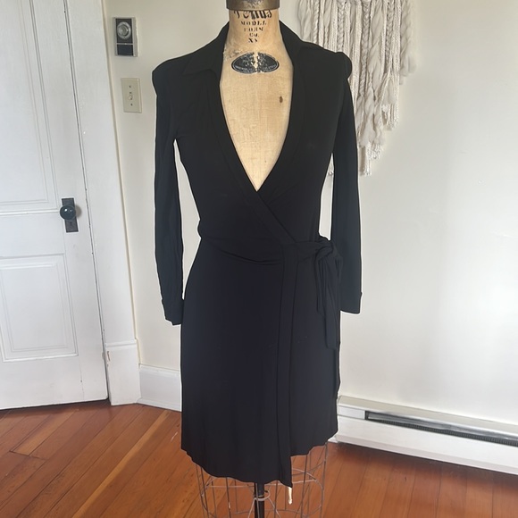 Diane Von Furstenberg wrap black dress - Picture 1 of 4
